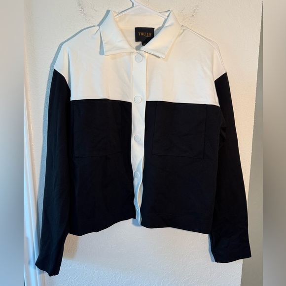 Truth by Republic Black & White Color Block Long Sleeve Snap Button Down Blouse - Picture 1 of 8